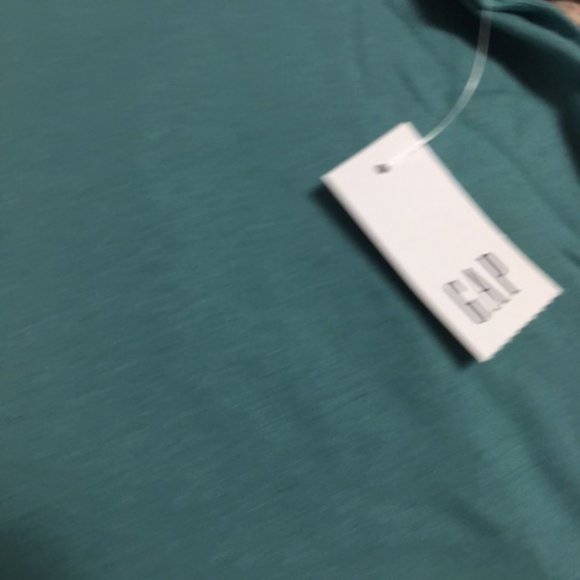 Gap V-Neck T-Shirt  Size Large   NWT - Picture 4 of 6